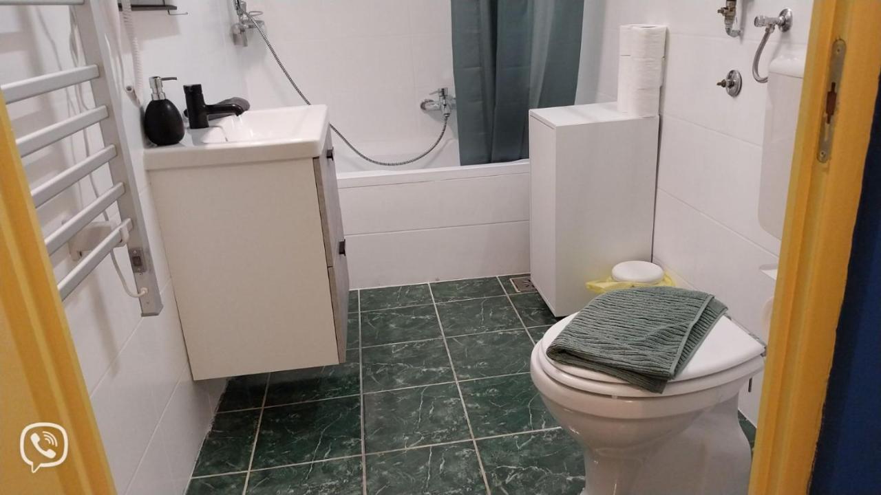 בודפשט Yellow Blue Apartment מראה חיצוני תמונה