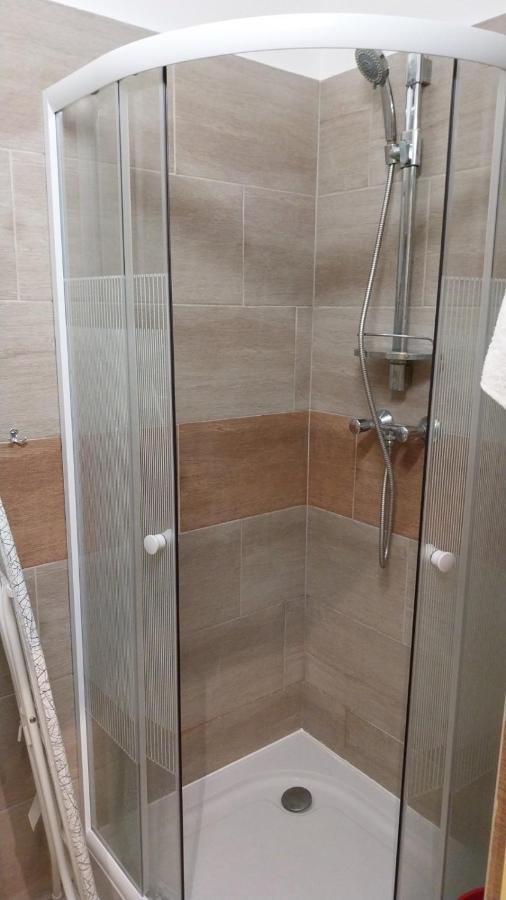 בודפשט Yellow Blue Apartment מראה חיצוני תמונה