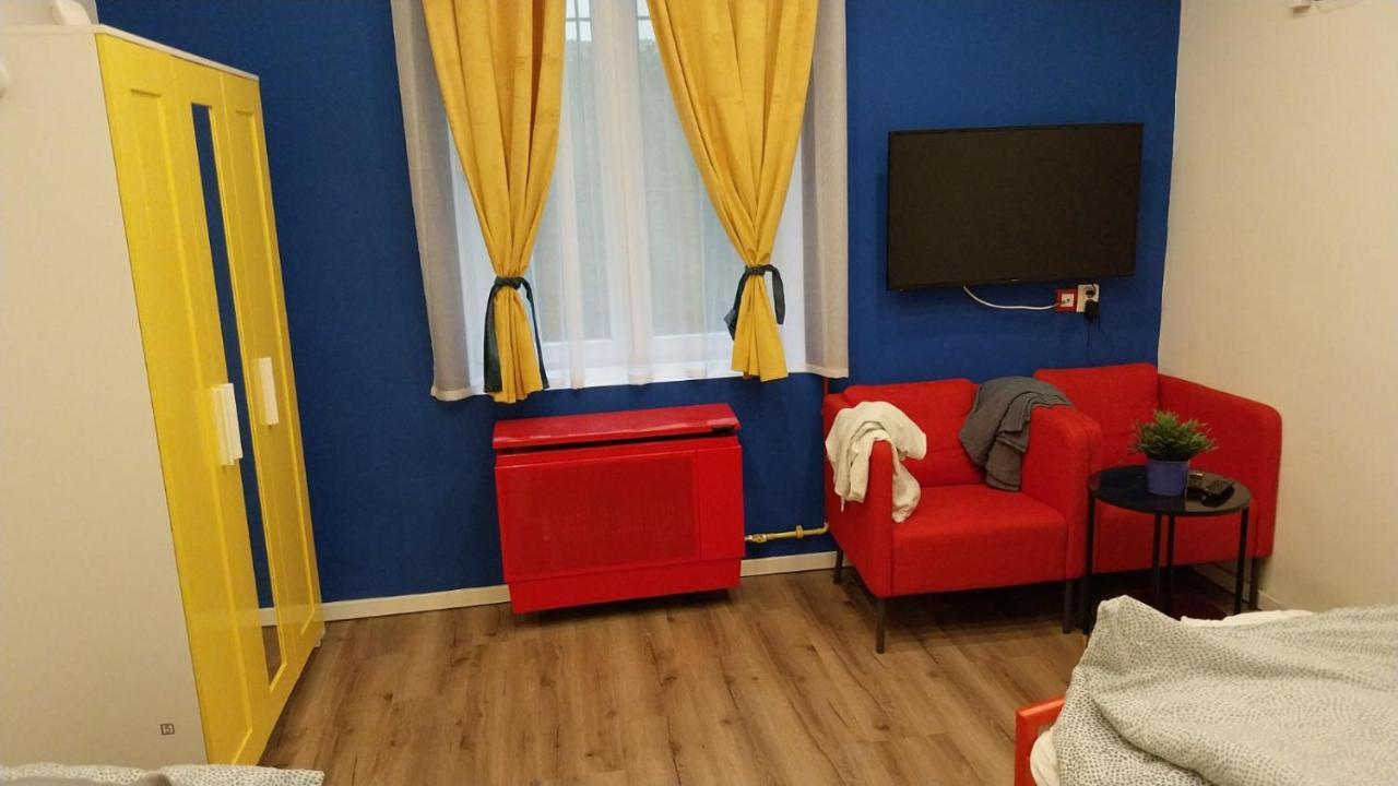 בודפשט Yellow Blue Apartment מראה חיצוני תמונה